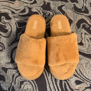 Muk Luk fuzzy platform slippers